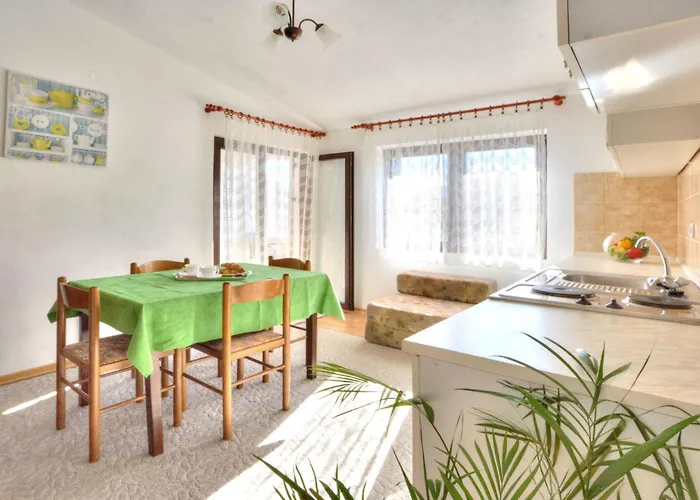 With Parking Space Baska, Krk - 22661 Apartmán Baška
